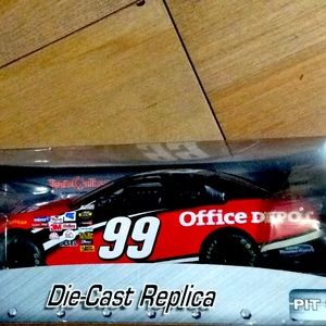 NIB NASCAR 99 Carl Edwards Office Depot 2006 Car